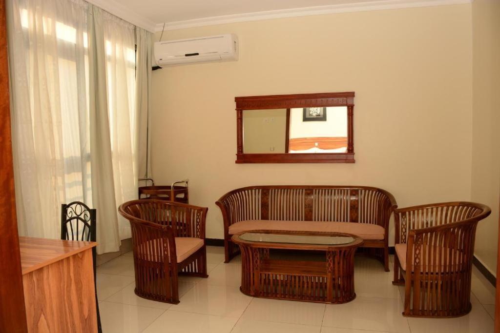 La Posh Hotel Κιγκάλι Εξωτερικό φωτογραφία
